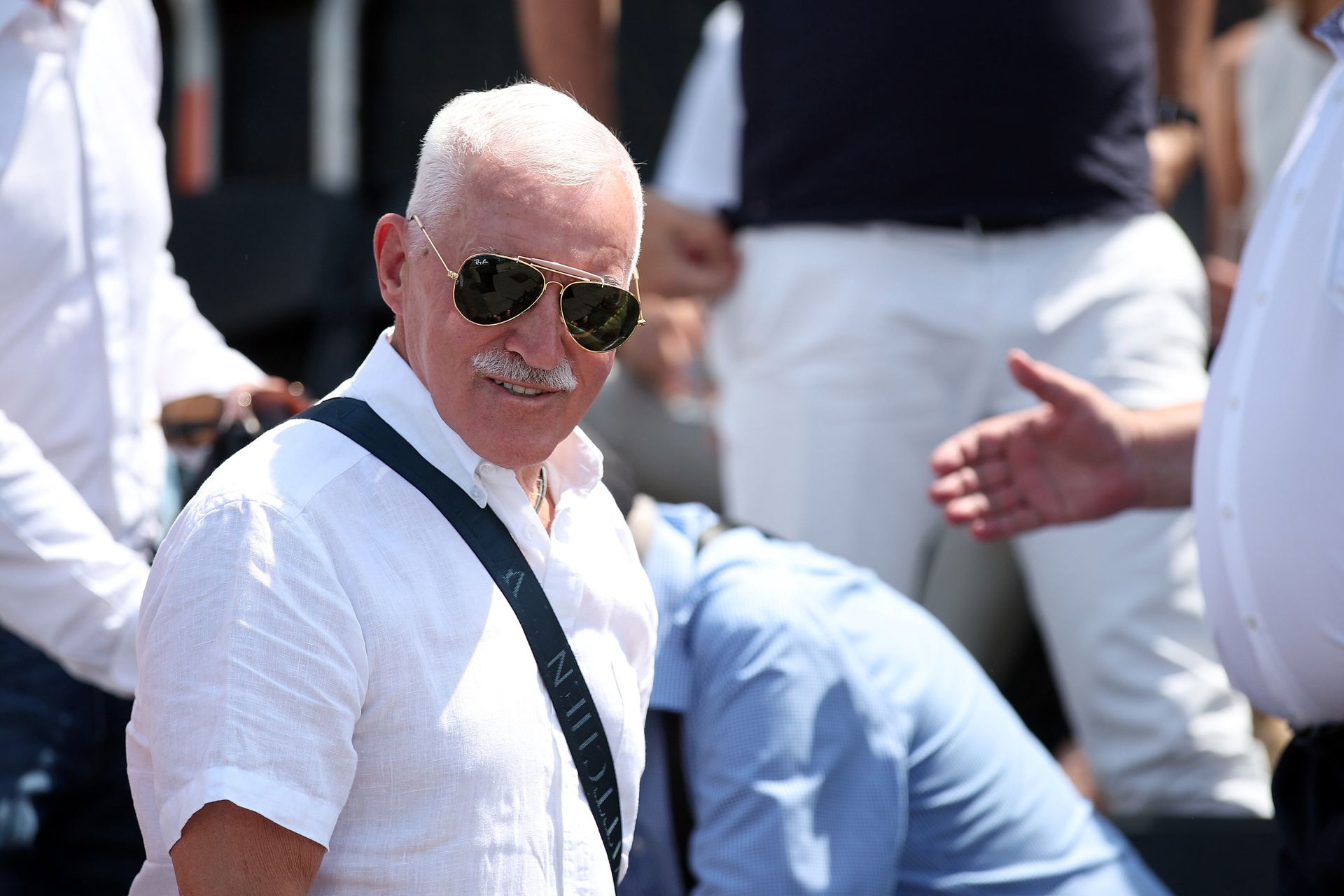 Generał Bieniek uspokaja: To nie wojna, ale hybrydowe zagrożenie