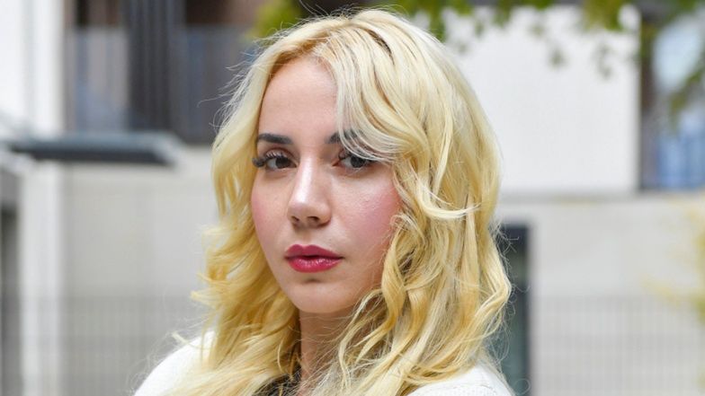 Marianna Schreiber zaprezentowała odmienione oblicze, pozując z brązowymi puklami. Fani: "Zdecydowanie lepiej"