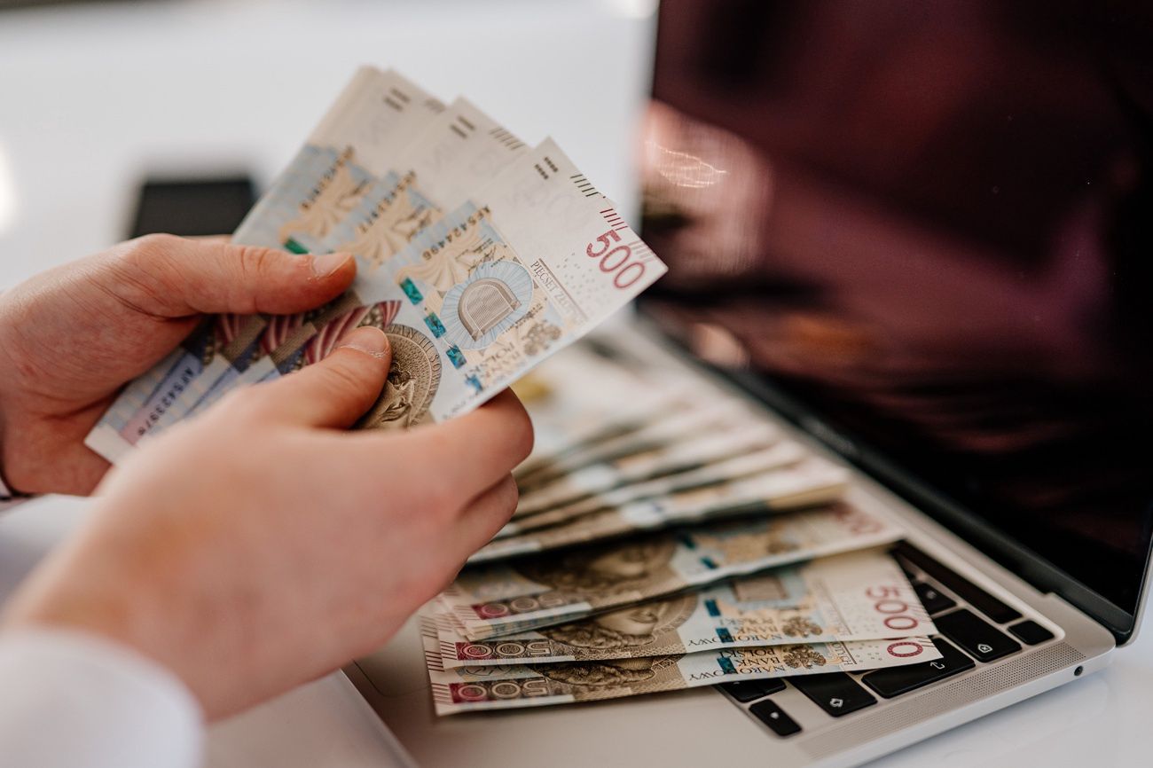 Został oszukany w internecie. Stracił ponad 1,1 mln zł