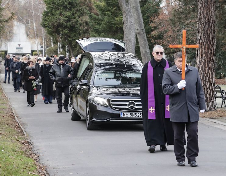 Zakład pogrzebowy pomylił ciała. Dwa pogrzeby i ekshumacja