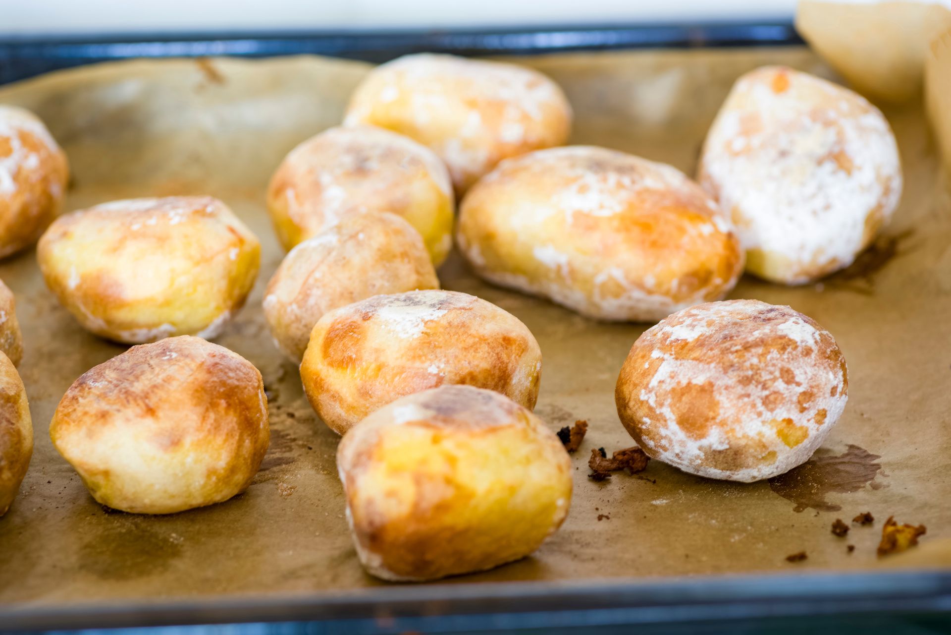 Najlepszy sposób na pieczone ziemniaki. Naprawdę smakują jak z ogniska