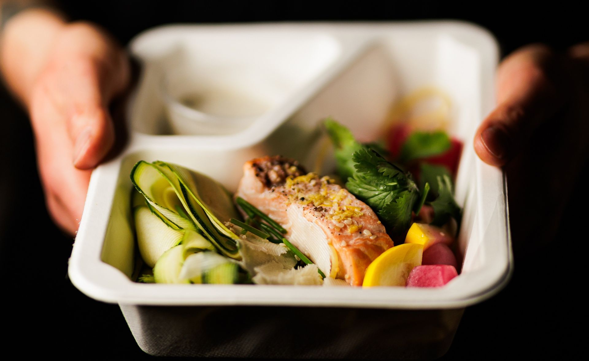 Catering dietetyczny premium – nowy wymiar codziennego luksusu i troski o ciało