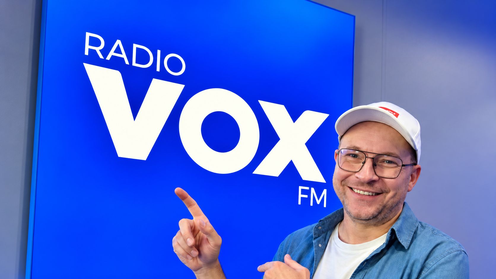 Wieloletni prezenter wraca do VOX FM