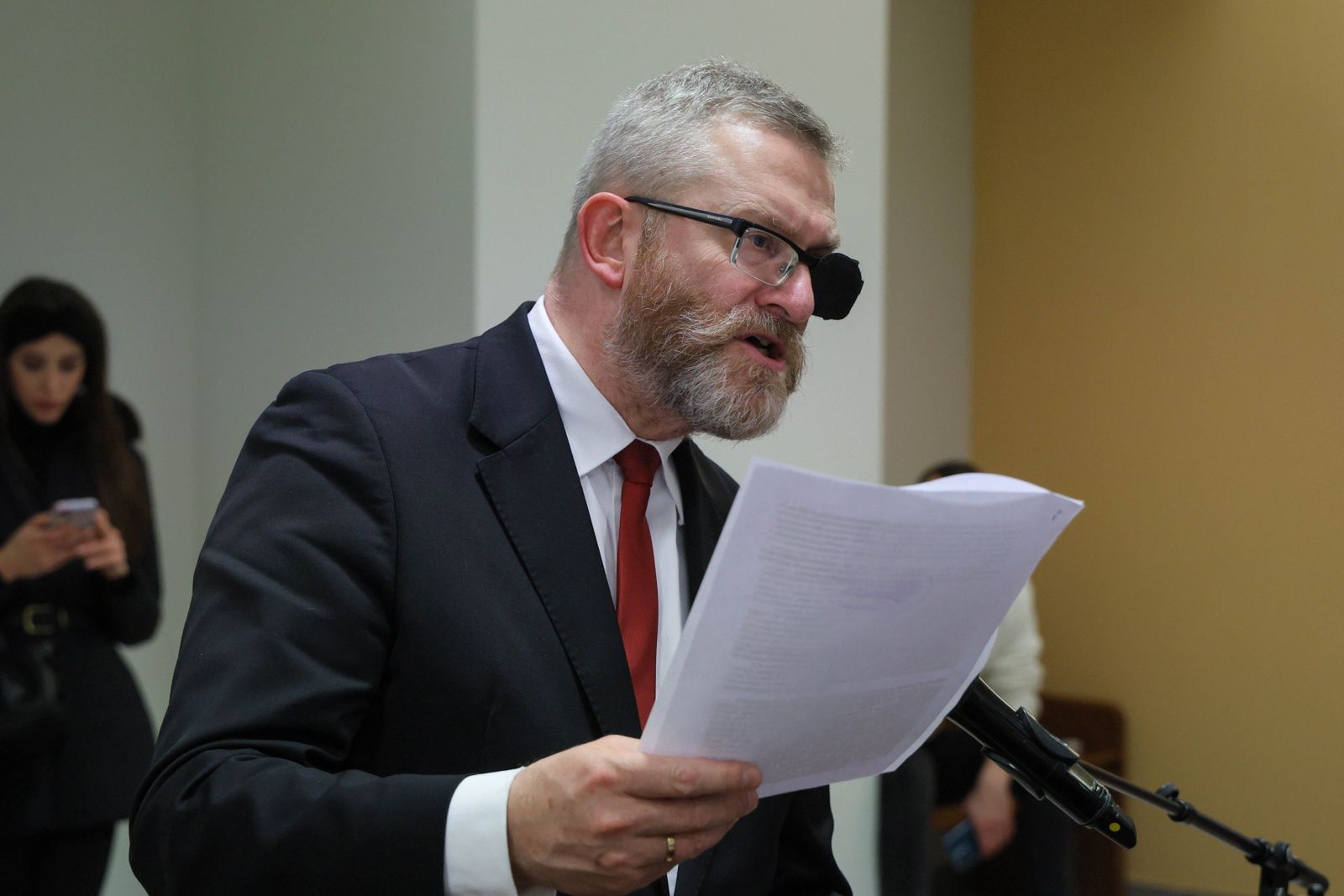 "Musiałbym zadzwonić do żony". Malarz zaskoczył odpowiedzią w sądzie