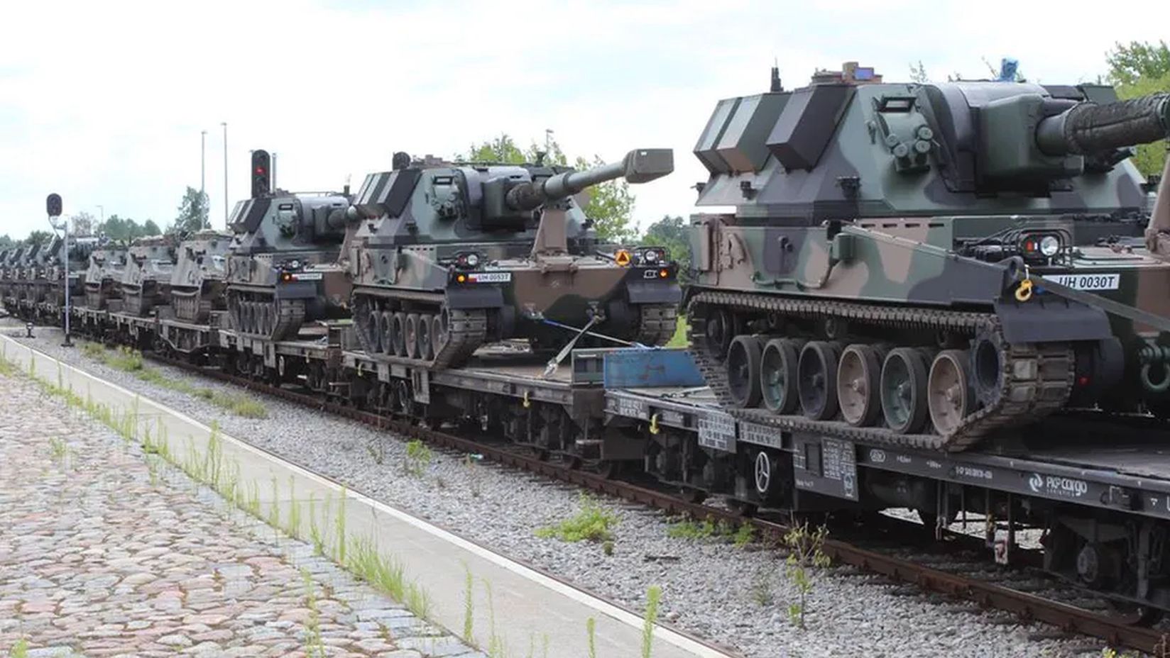 Bezpieczeństwo Polski. Na jakim etapie jest "zbrojeniówka"?