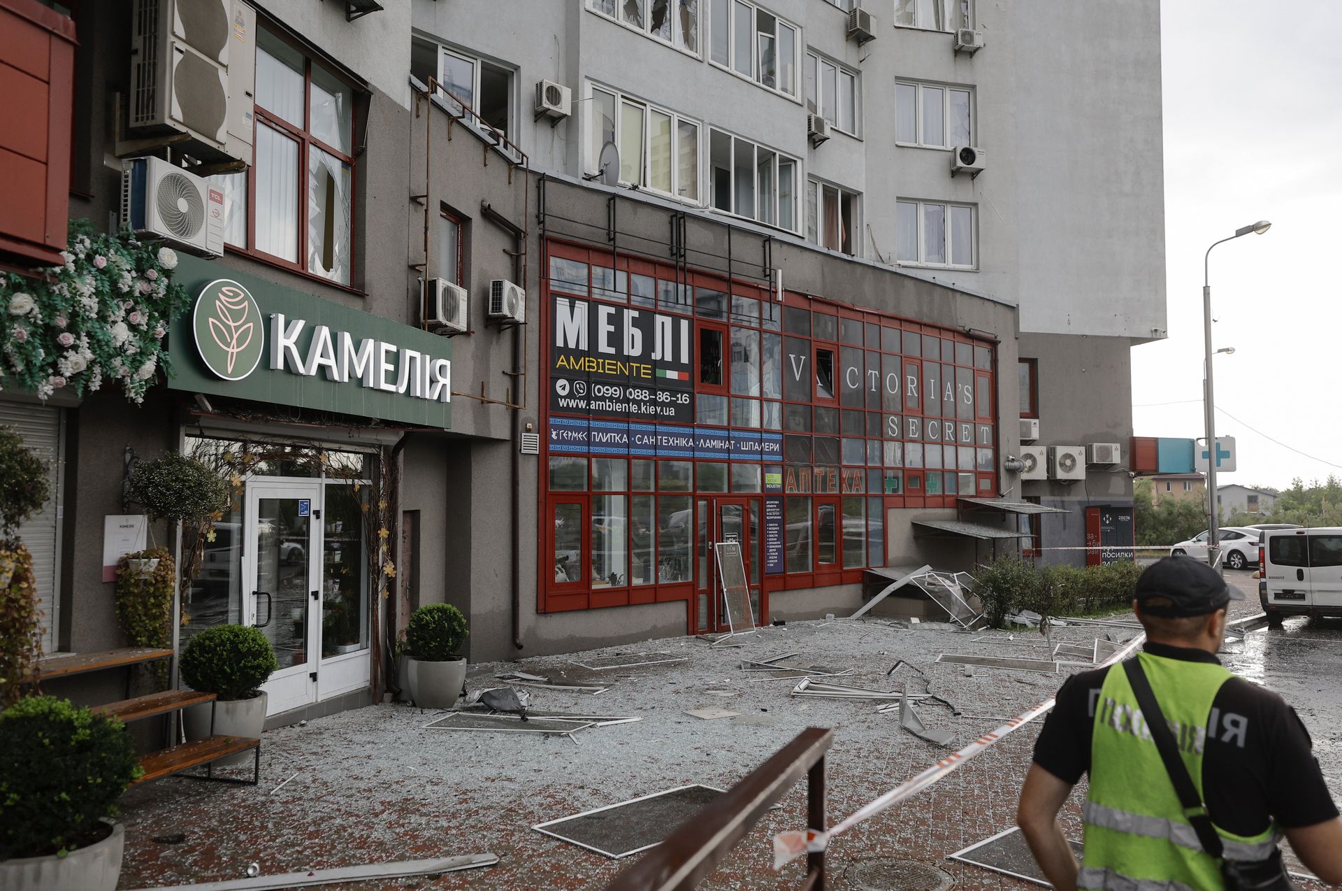 Zaatakowali wieś w obwodzie charkowskim. Sklep stanął w płomieniach