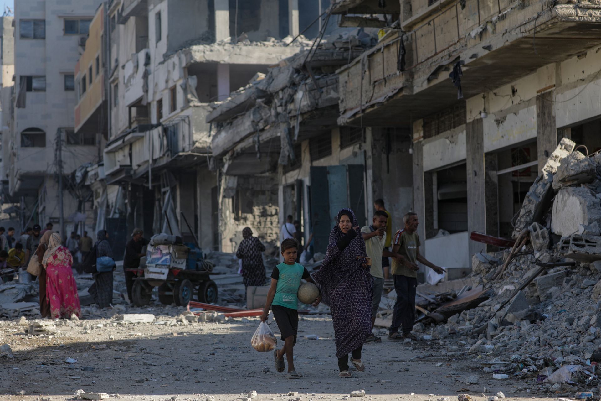 Zawiesza działalność. Czerwony Krzyż ewakuuje się z Gazy