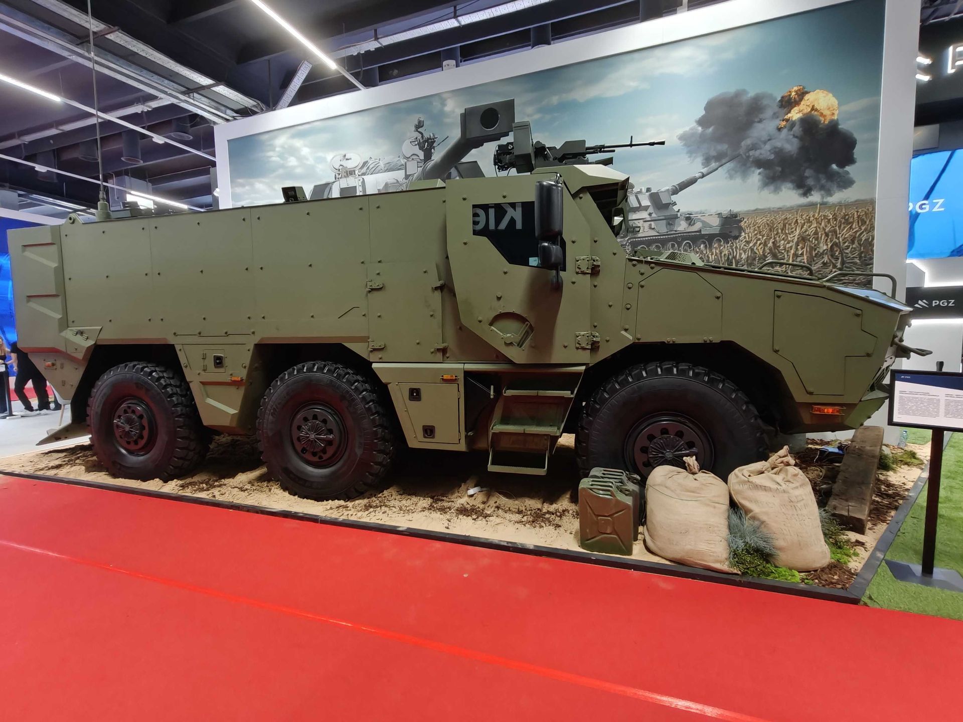 HSW ruszy z produkcją Herona 6x6. To mobilne sztaby dla Wojska Polskiego