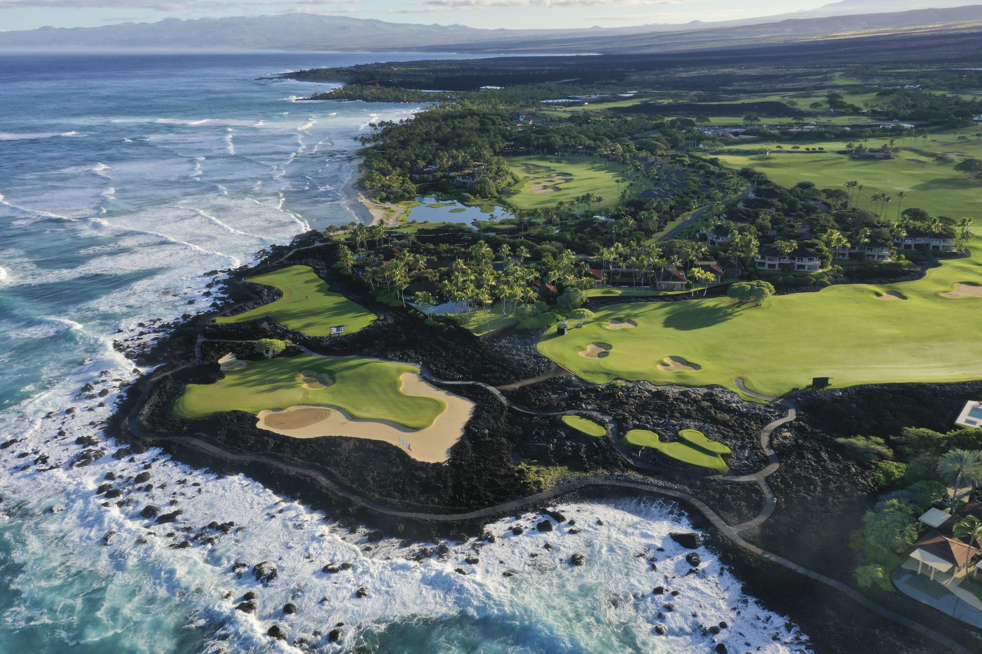 Kryje się pod Hawajami. Nie jest tym, czym się wydaje