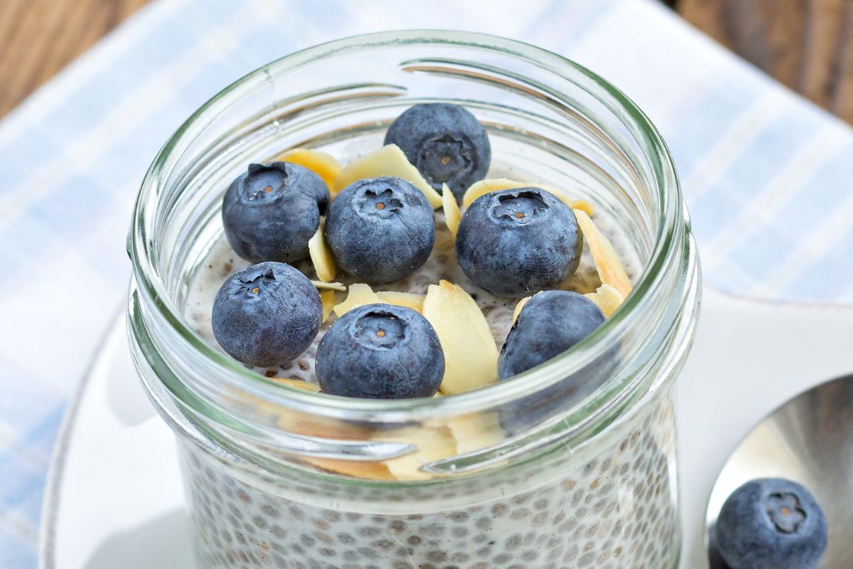 Wstawiam zamiast nocnej owsianki. Rano mam gotowe lekkie śniadanie, które syci na długo