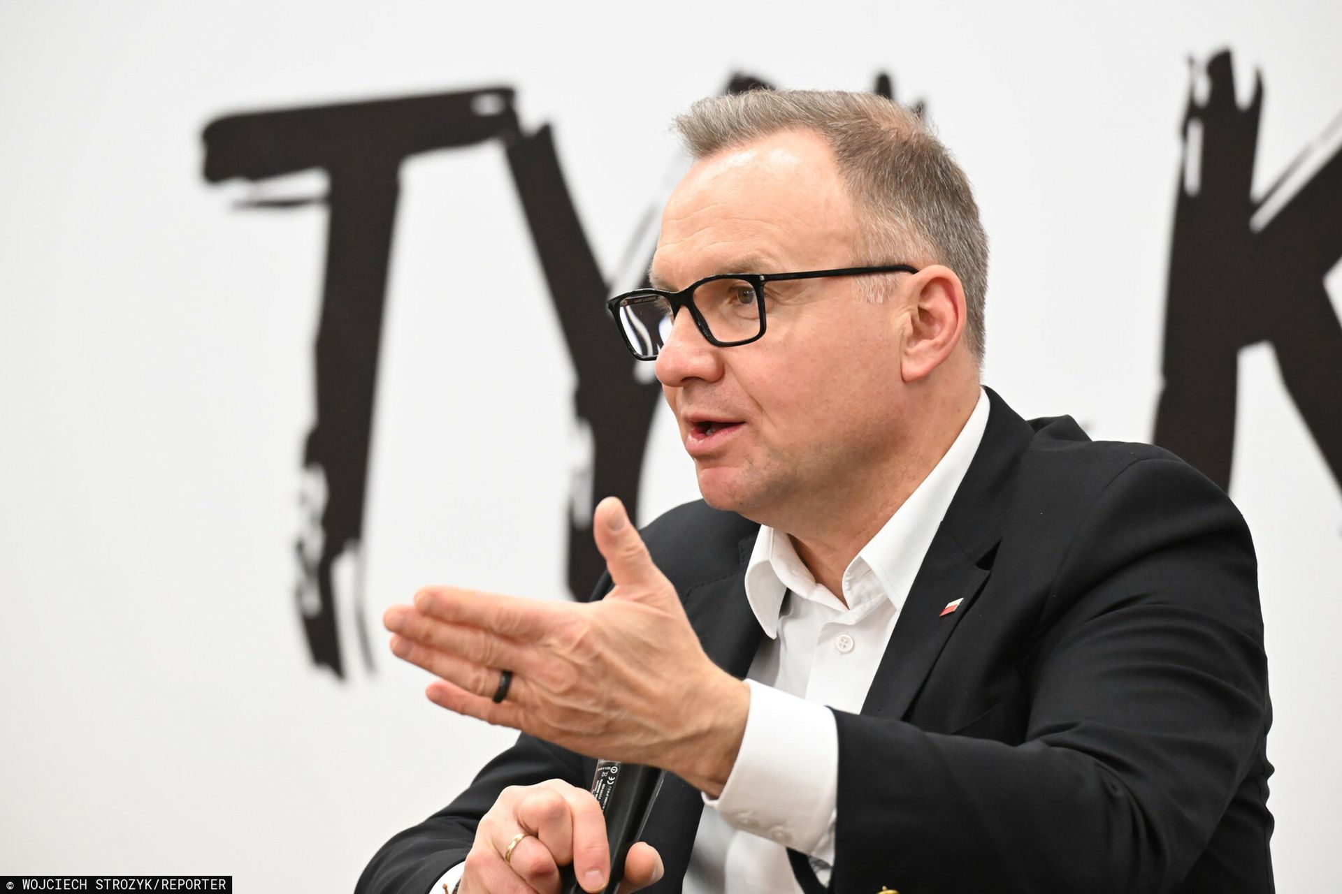 "Jest Nawrocki, Dudy ni ma". Były prezydent kpi z rządzących