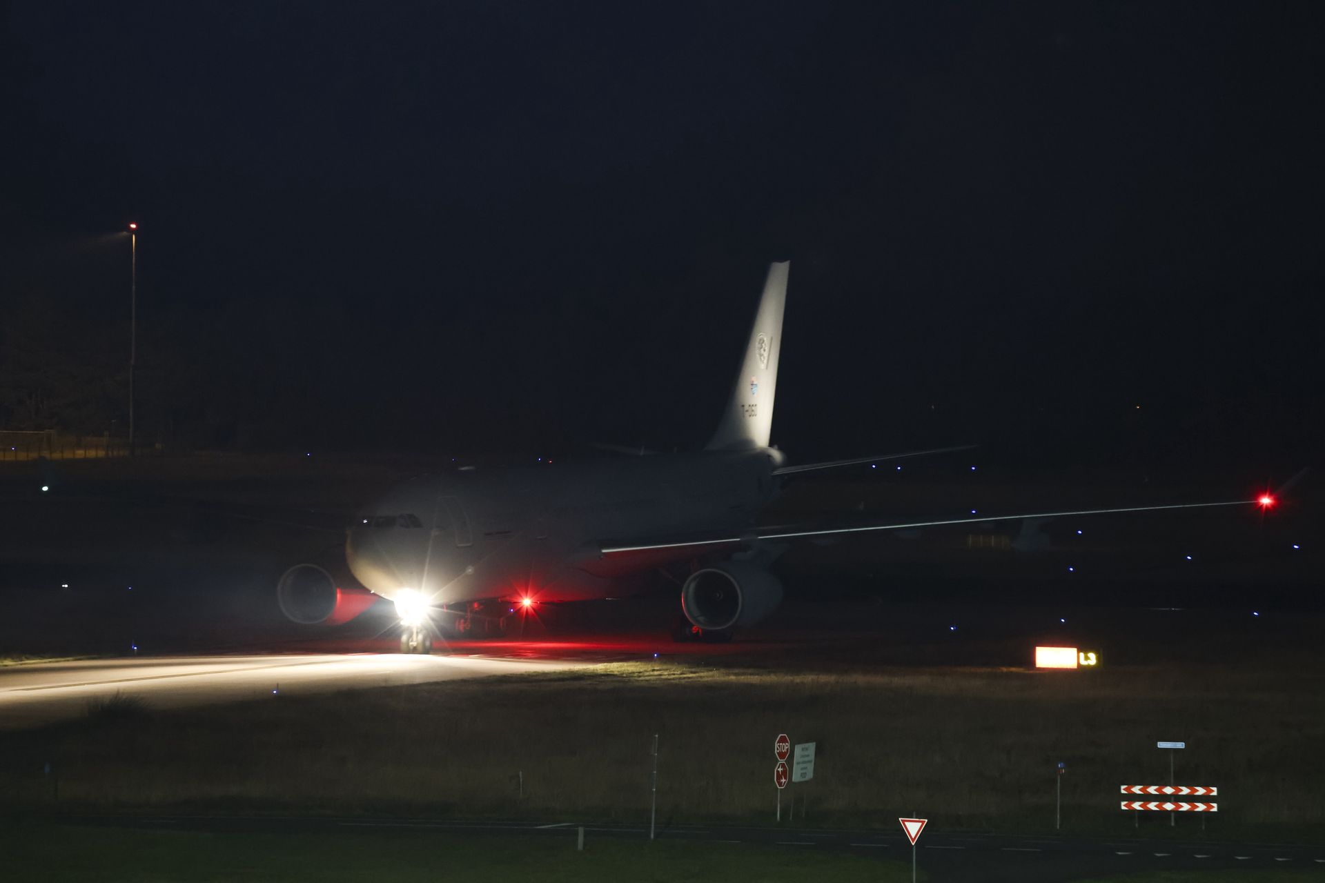 NATO-wski gigant nad Polską. Obok niego polski zwiadowca