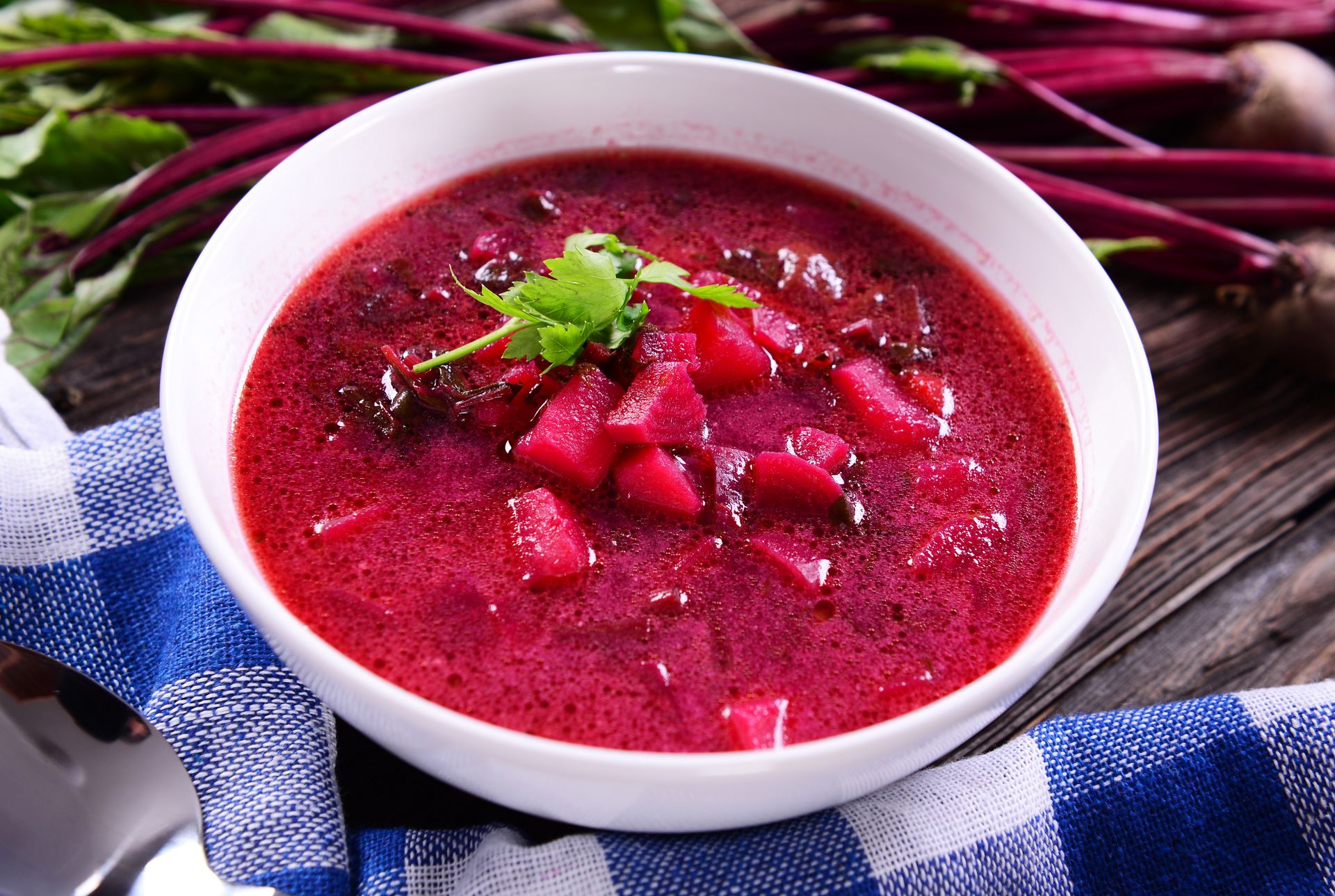 Za zimno na chłodnik? Tego lata gotuję zupę buraczkową jak u babci