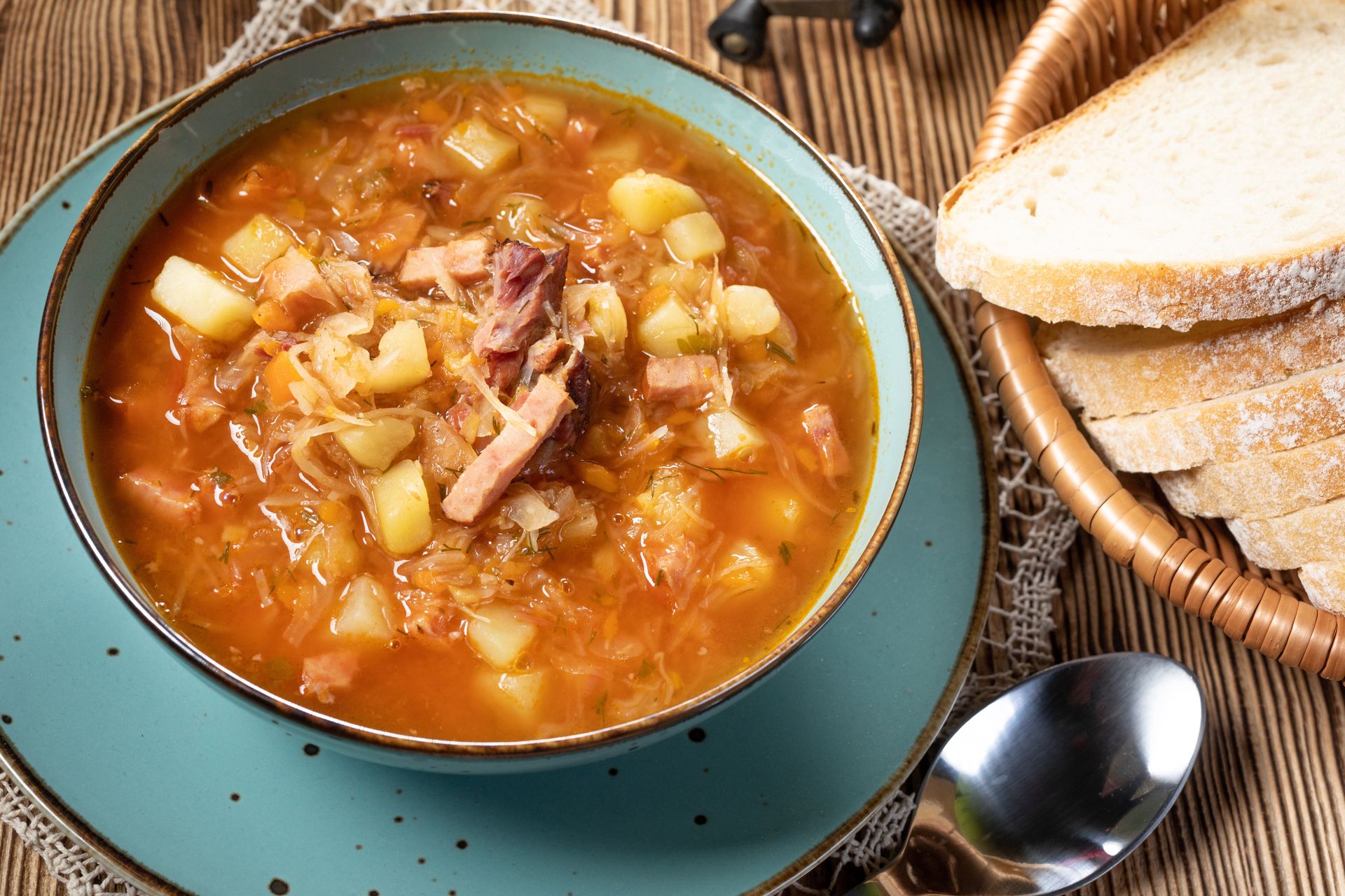 W Zaduszki zrobię zupę bigosową. Rozgrzewa lepiej niż kaloryfer i syci na długo