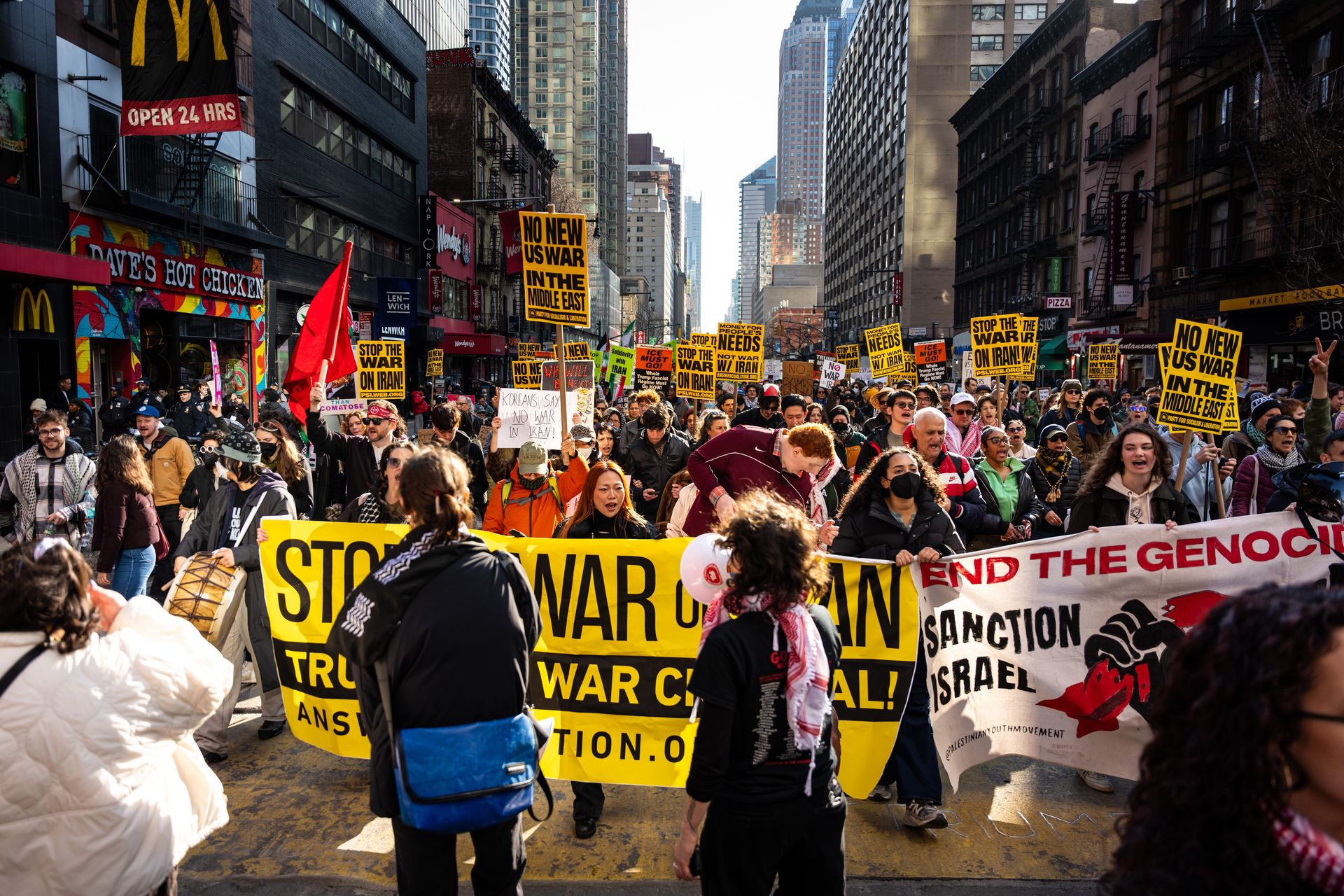 Amerykanie wyszli na ulice. "Ręce precz od Iranu"