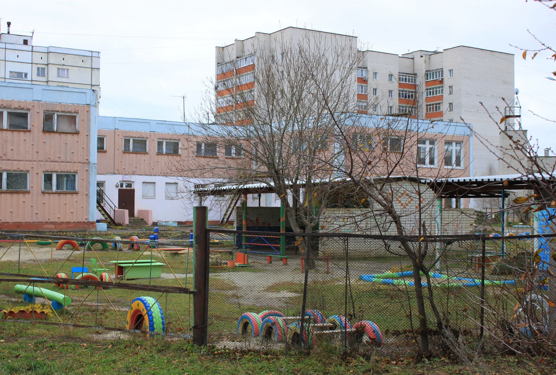 Wtargnął do podstawówki. "Dawno nie byłem tak oburzony"