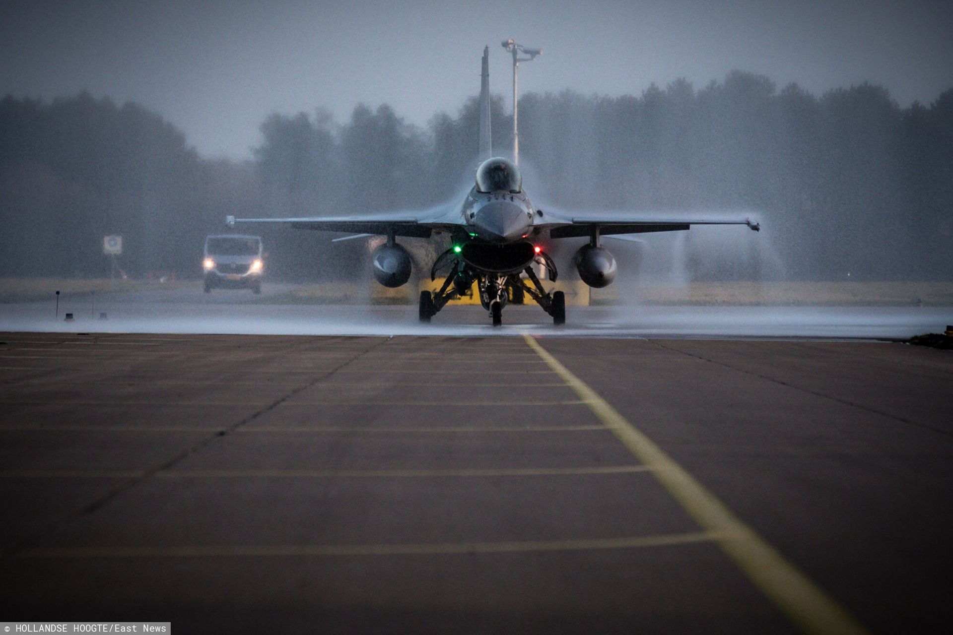 Drony nad holenderską bazą lotniczą. Minister obrony o szczegółach