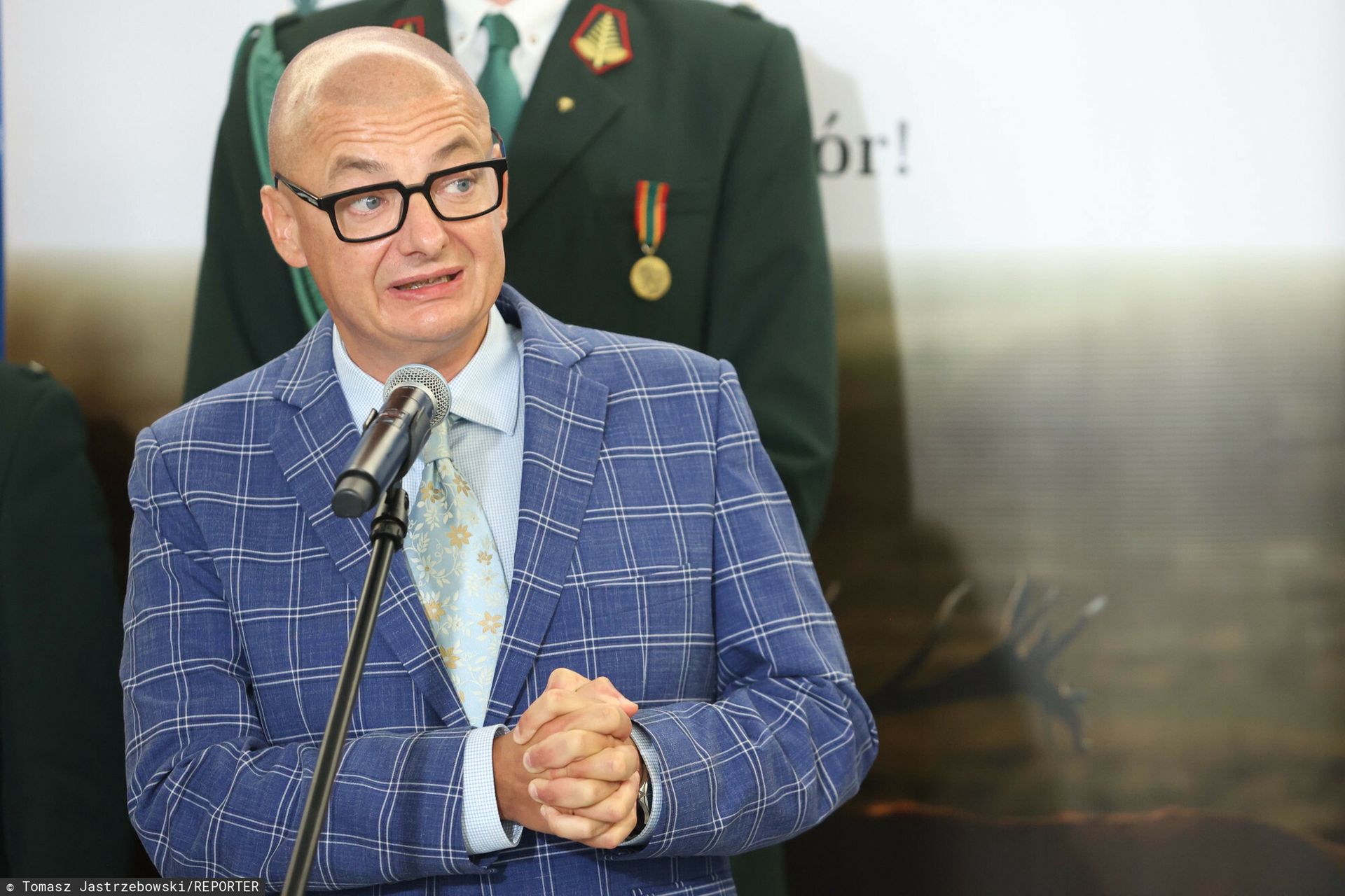 Inwigilator przeprasza za oskarżenia. Wysłał Kidawie-Błońskiej kwiaty