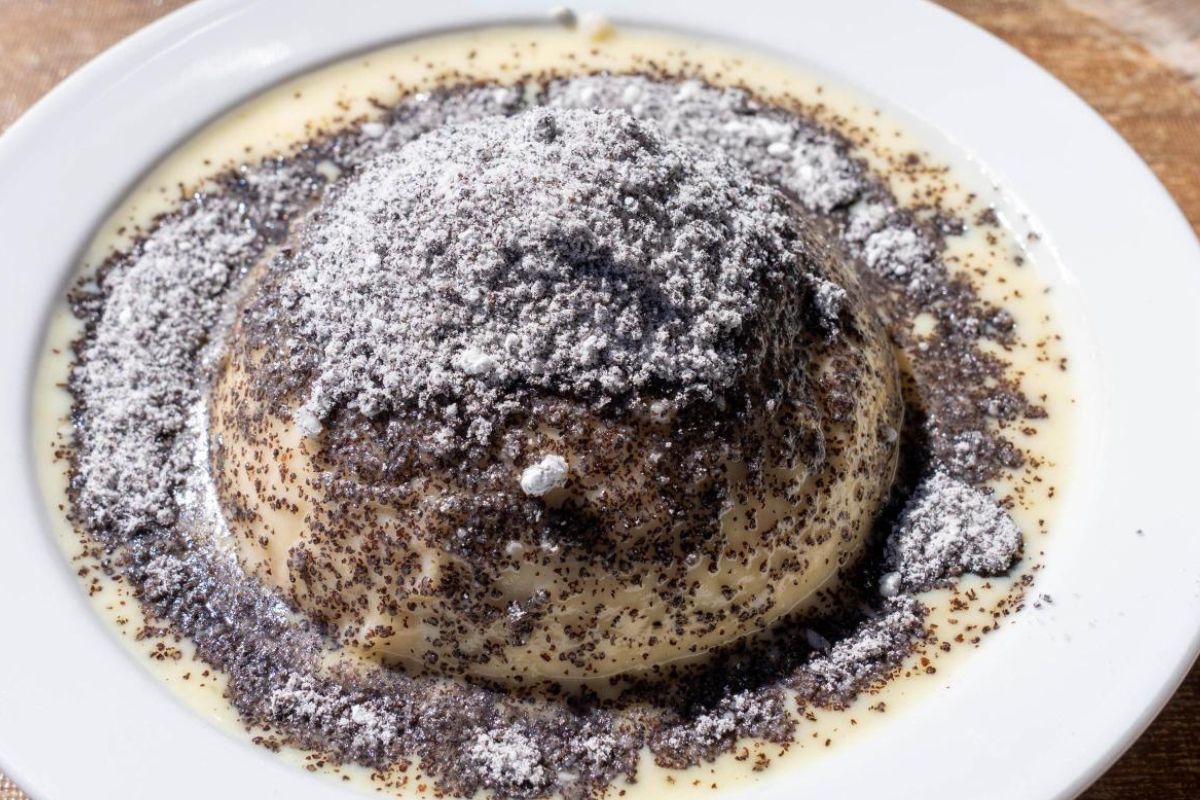 Przepis przywiozłam z Wiednia. Mak aż strzela pod zębami