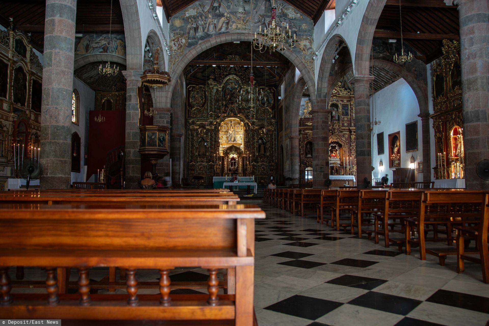 Spadek praktyk religijnych w Hiszpanii. Podają dane