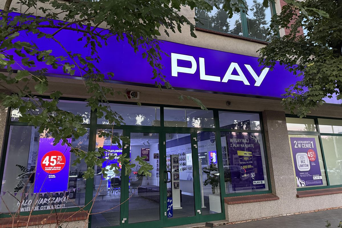 Play czasowo zmienia usługę byłym klientom UPC Polska