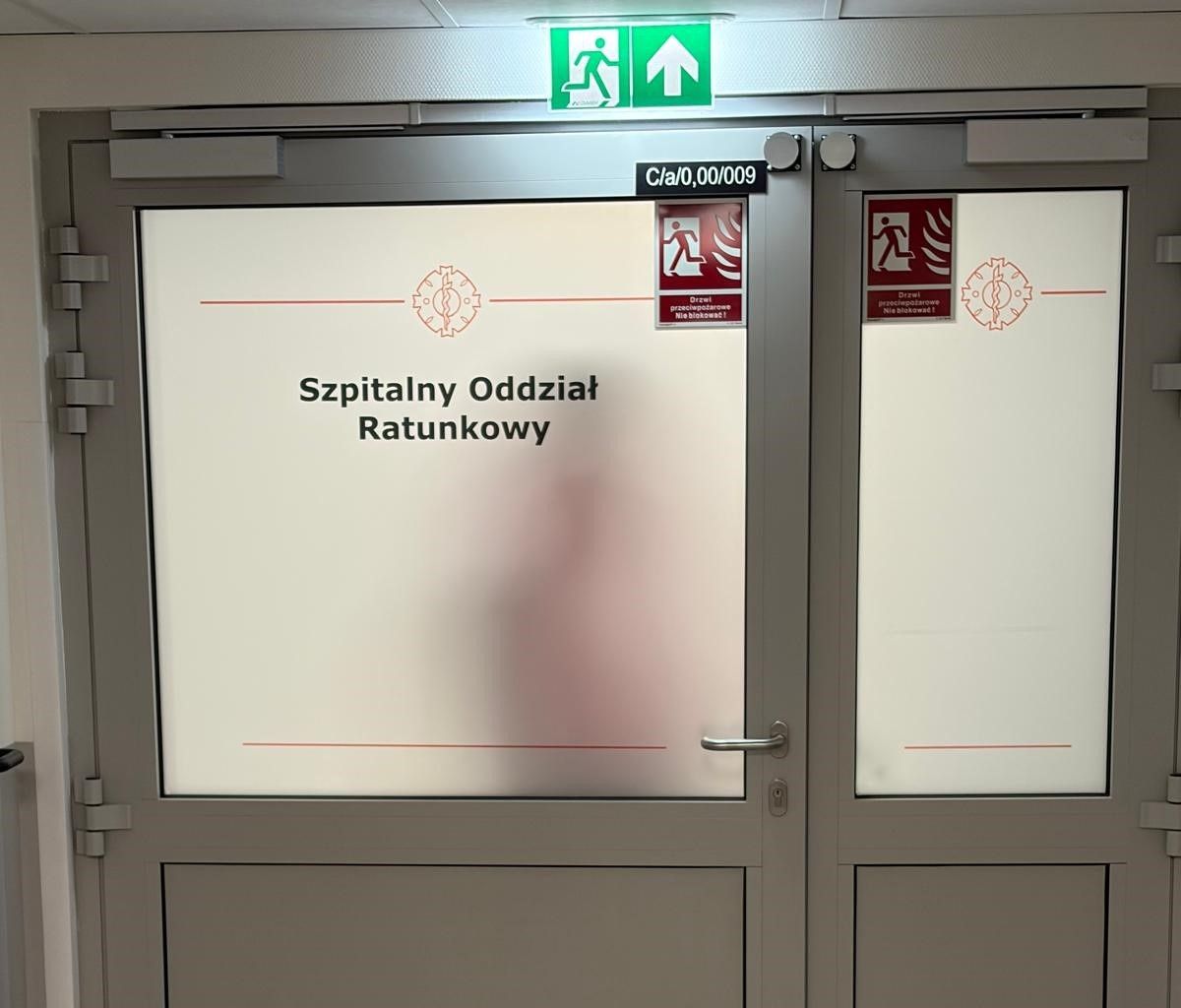 Wyzywali i szarpali ratowników. Nocna interwencja policji na SOR