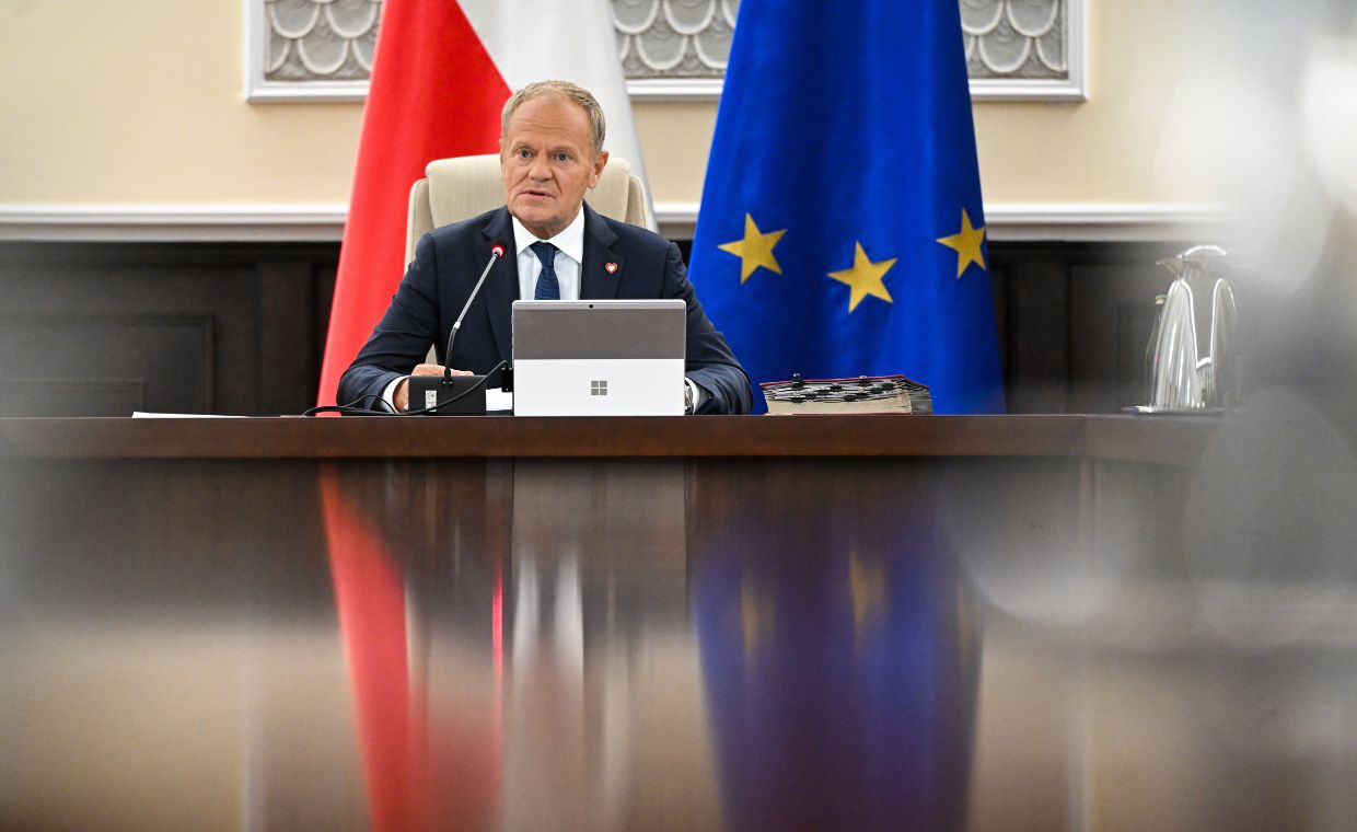 "Przerosła polityków PiS-u". Tusk o "sieci brudnych interesów"