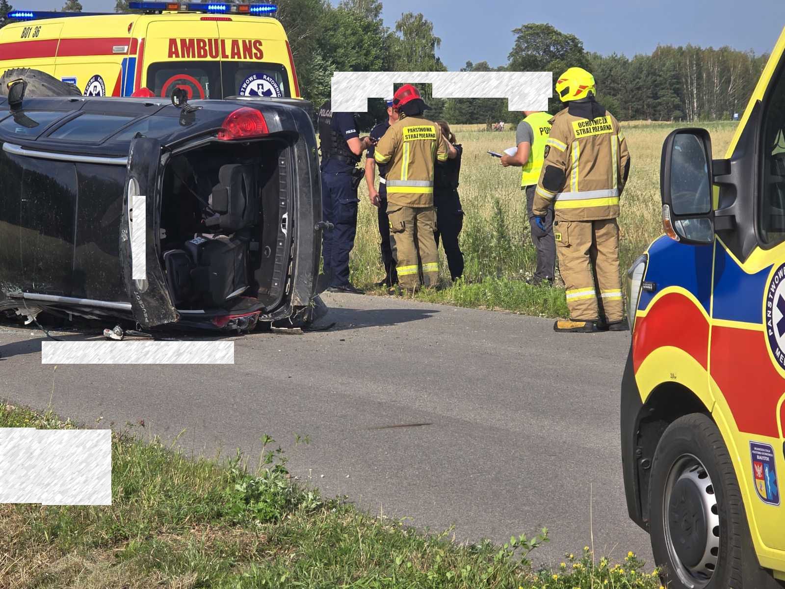 Auto wypadło z drogi i dachowało. W środku pięcioro dzieci
