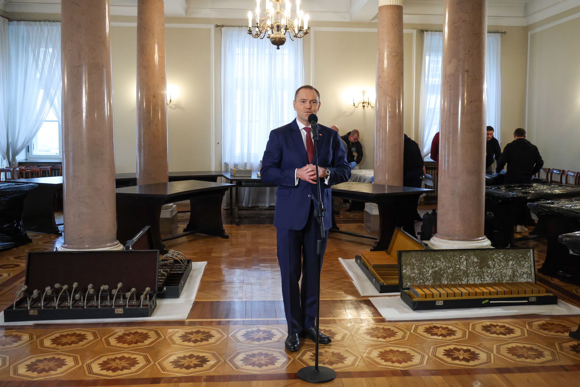 Okrągły Stół znika z Pałacu. To nie była decyzja Nawrockiego?