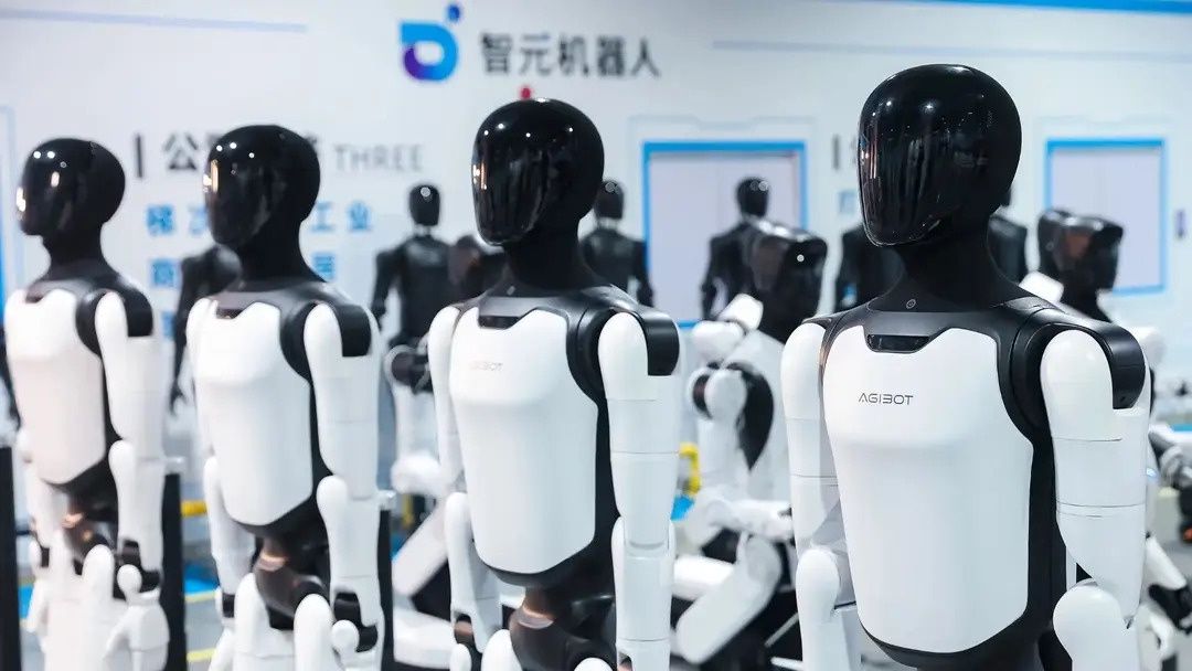 Humanoidalne roboty przejmują taniec synchroniczny. Nowy rekord