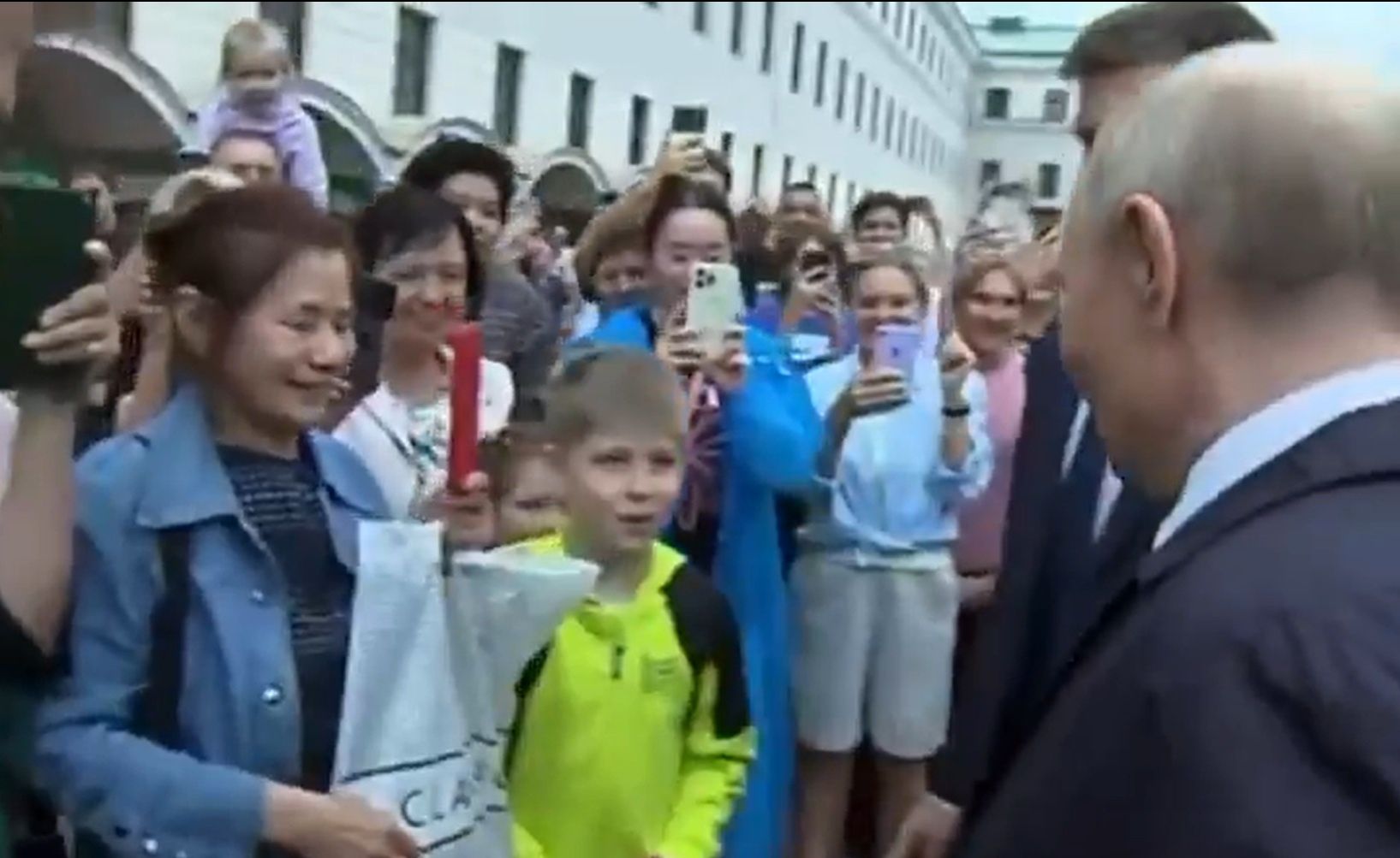 Putin wyszedł do ludzi: Skąd jesteście? "Z Moskwy"