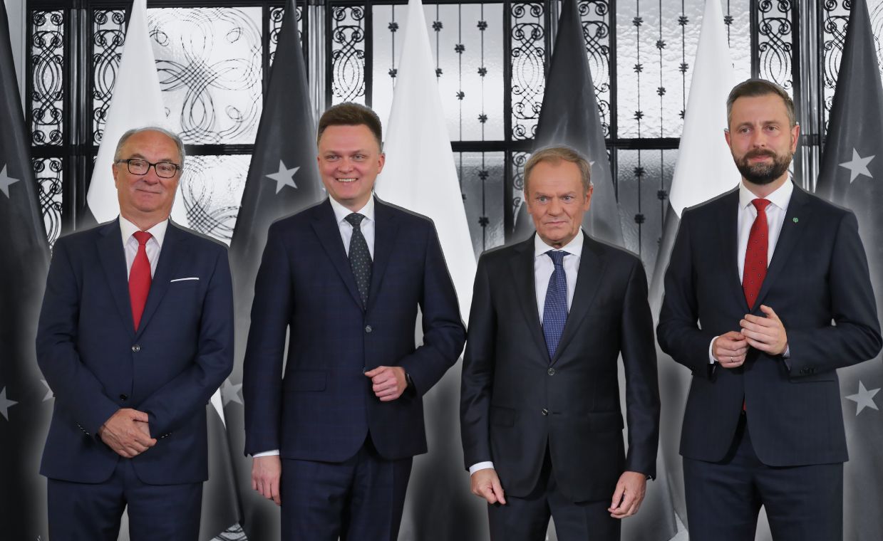 "Pełzająca" rekonstrukcja rządu? Smerfy 2050 chce wiceszefa rządu