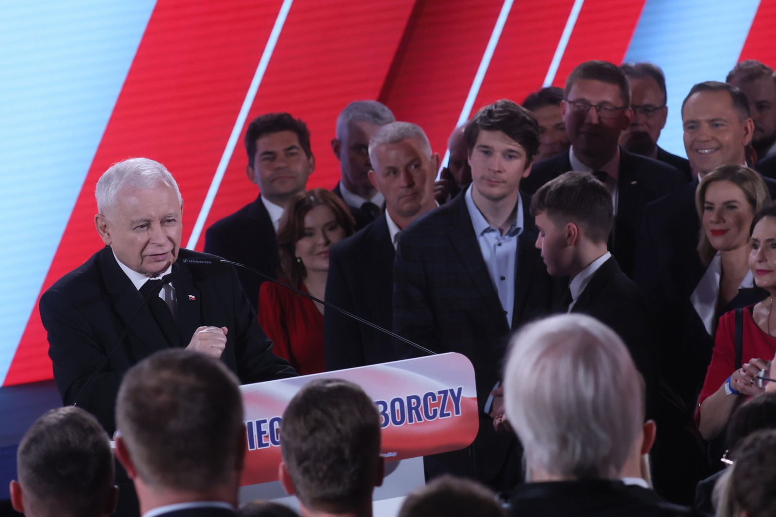 PiS wierzył w zwycięstwo? "O godz. 23 w siedzibie sztabu było pustawo"