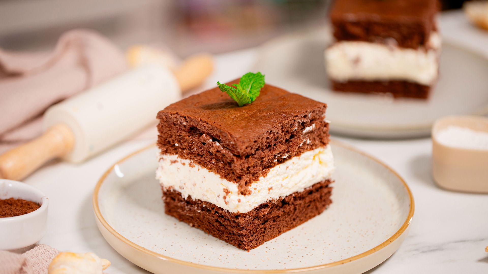 Nie kupuję gotowca, piekę sama w domu. Ciasto mleczna kanapka zachwyca każdym kęsem