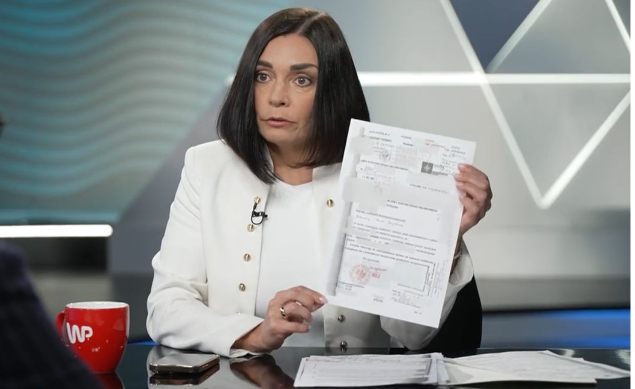Sroka pokazała dokumenty służb. "Zostały odtajnione"
