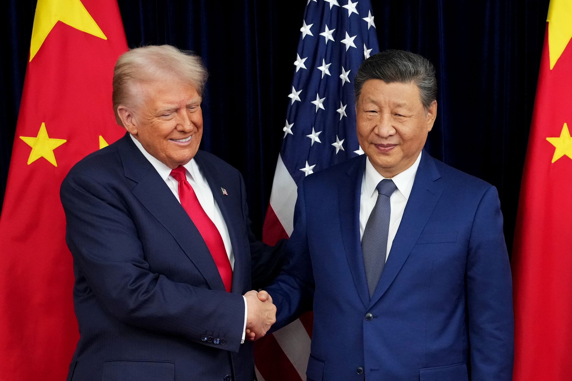 Trump przyleciał do Chin. O tym będzie rozmawiać z Xi
