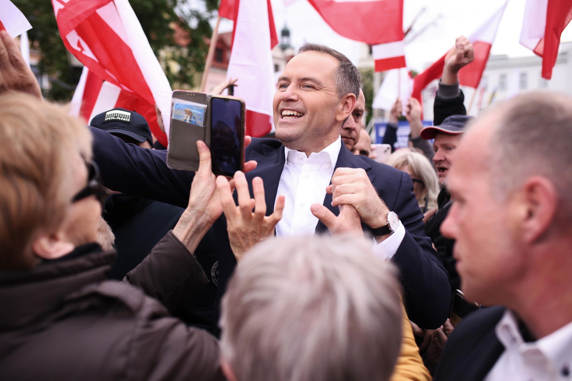 "Jeden z największych skandali". Socjolog o sprawie Nawrockiego