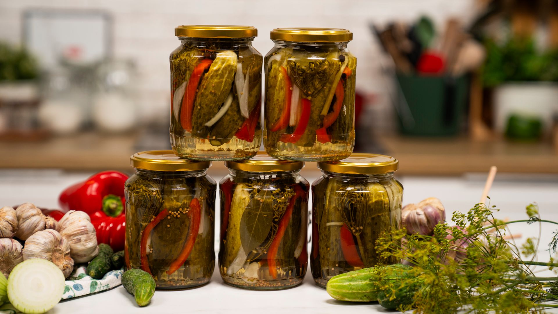 Chrupiące ogórki po kartusku. Niezastąpione w każdej kuchni