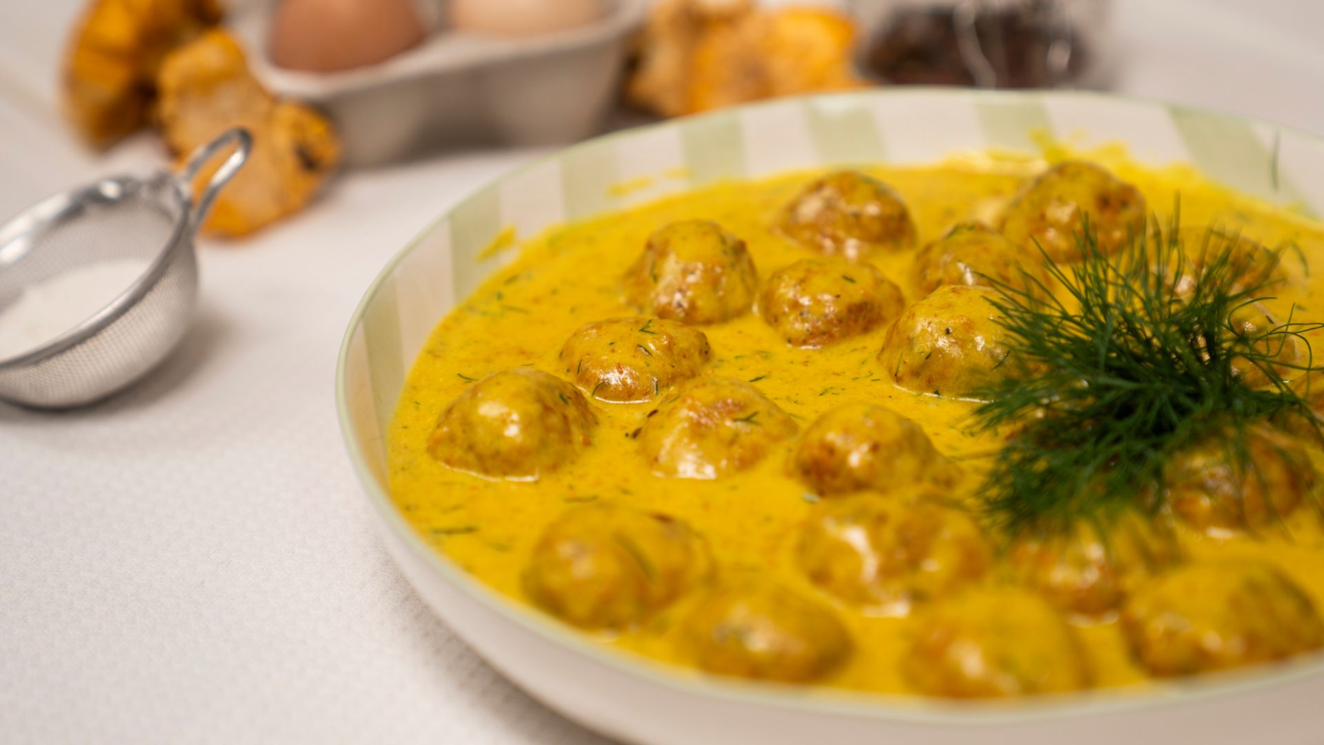 Zwykłe pulpety? Nie tym razem! Dodaj kurki i zamień je w hit obiadowy