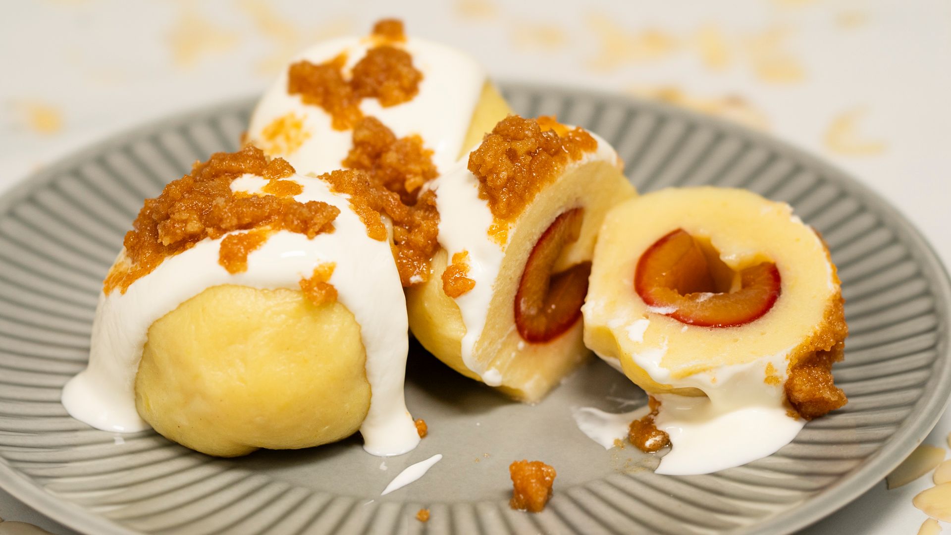 Knedle ze śliwkami jak u babci. Sprawdzony przepis na obiad z dzieciństwa