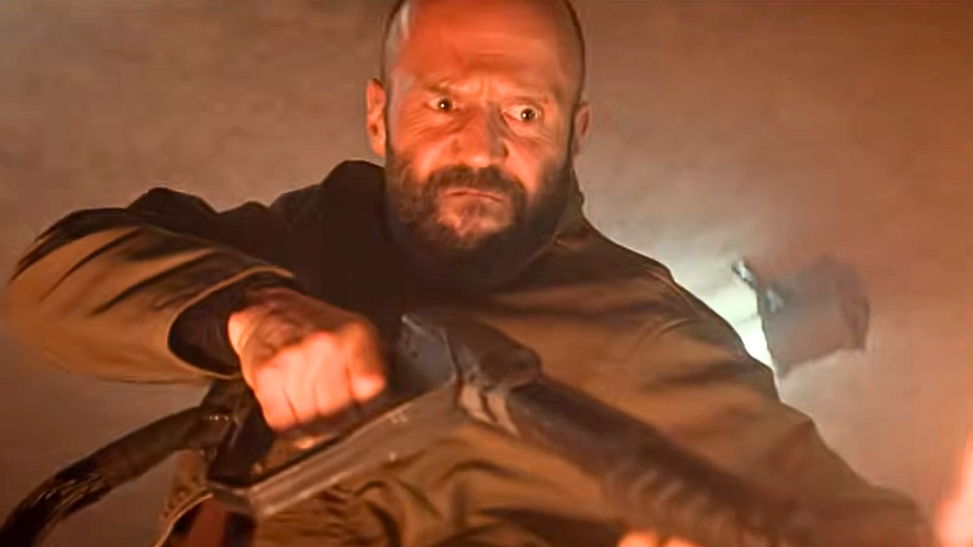 Jason Statham znów miażdży wrogów. Zwiastun "Pszczelarza 2"