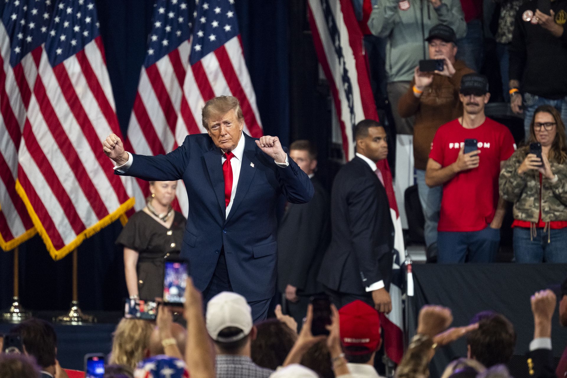Trump zatańczył po wiecu. Później takie nagranie wrzucił do sieci