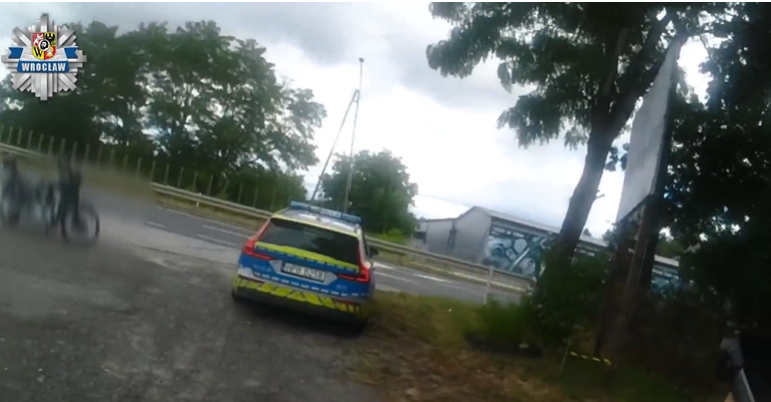 69-latek chciał przekupić policjantów. Wszystko nagrała kamera