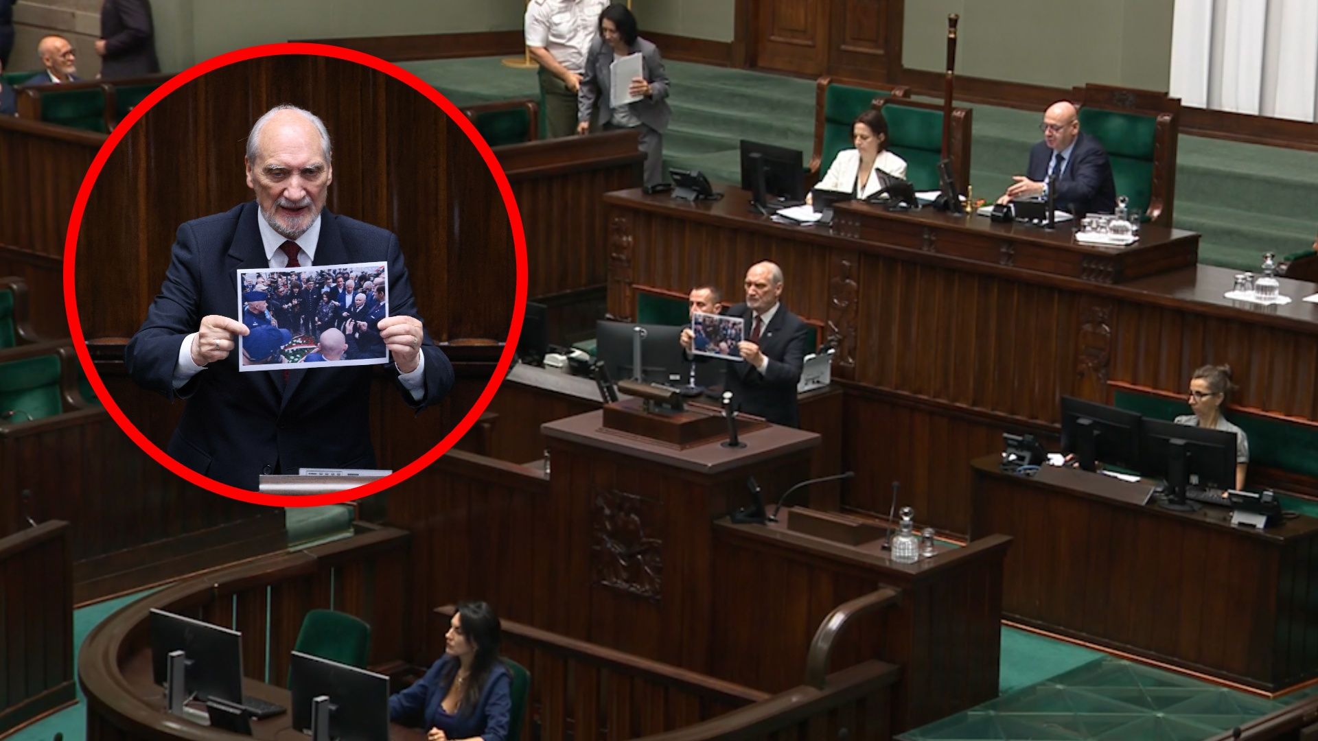 Macierewicz wtargnął na mównicę ze zdjęciem. Nagranie z Sejmu