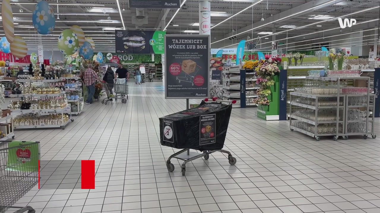 "Tajemniczy box" w Auchan. Oto co znaleźliśmy w środku
