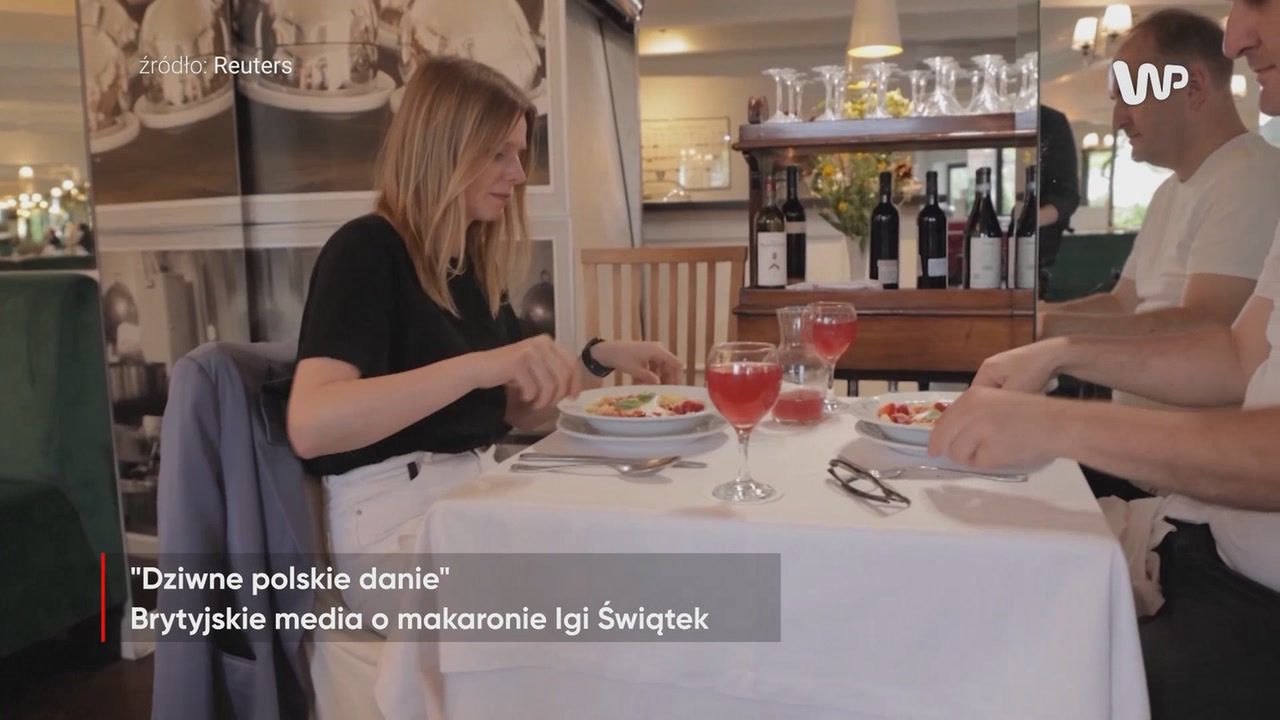 Dziwaczne danie Igi. Świat oszalał na punkcie makaronu z truskawkami