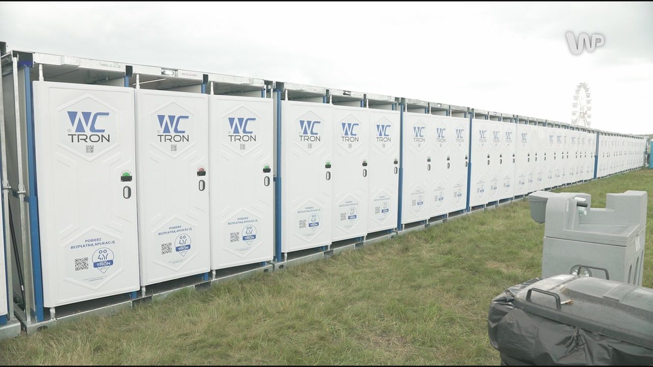 Na festiwalu Pol’and’Rock uwagę przyciągają toalety