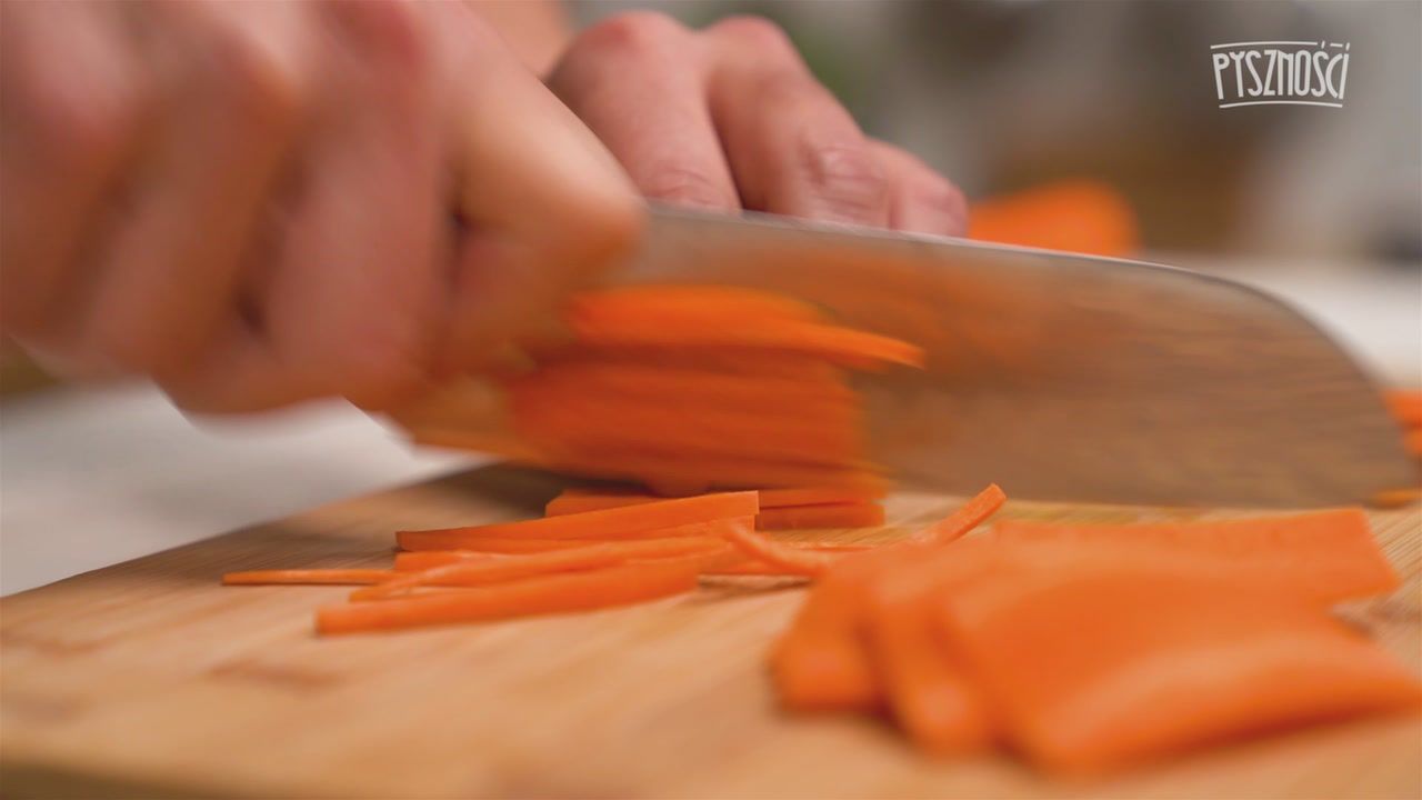 Chrupiące trójkąciki z papieru ryżowego. W środku czekają pyszne dodatki