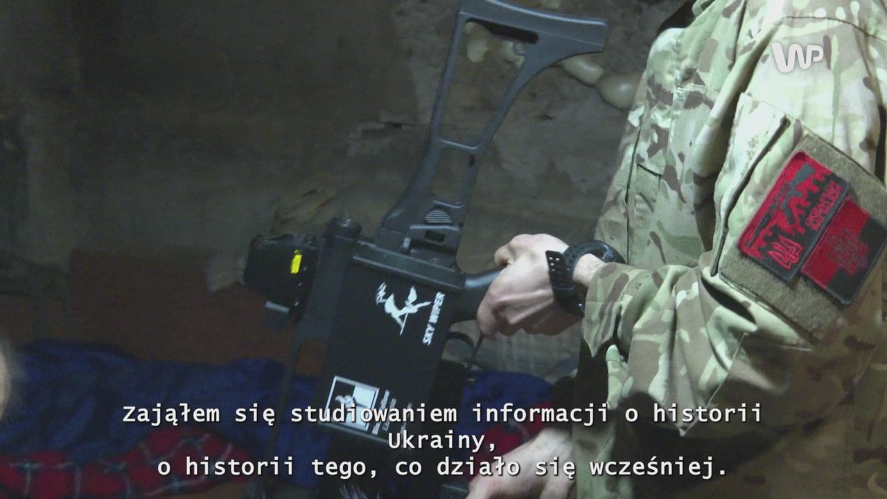 Wszystko zaczęło się w nocy. Od tamtej pory nikt nie zdjął munduru