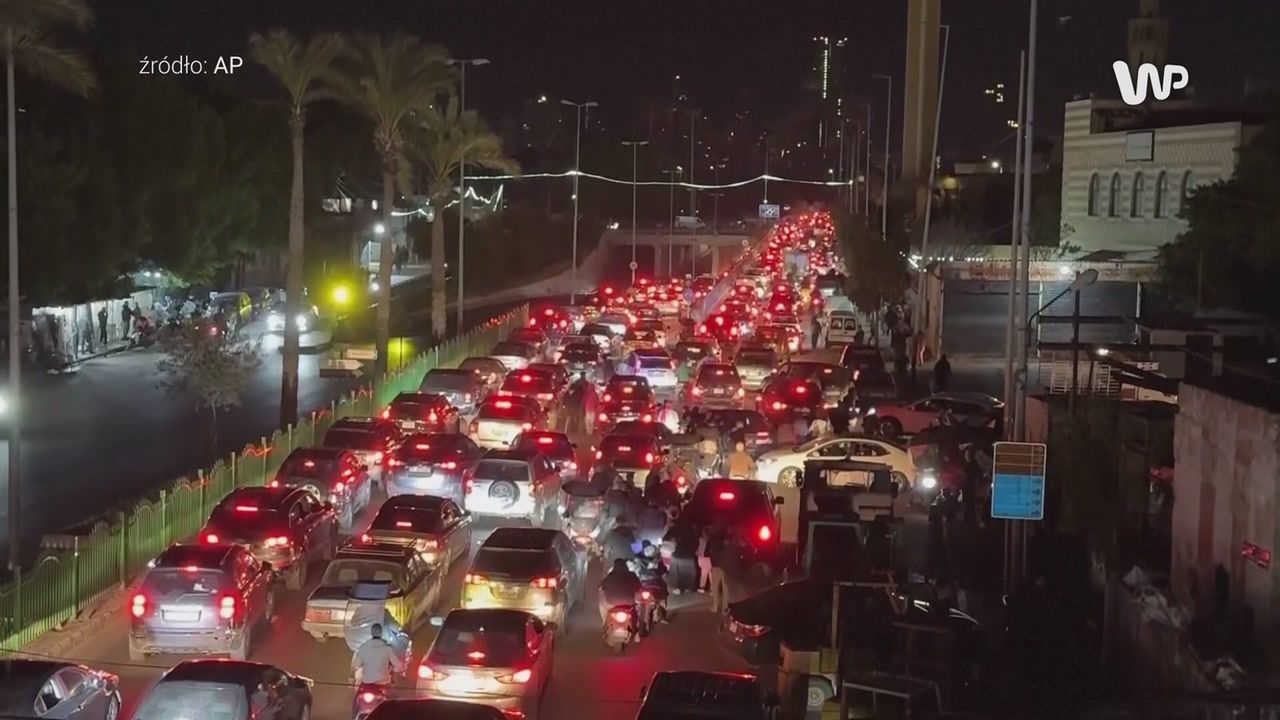 Ludzie uciekają z Bejrutu. Gigantyczny sznur aut